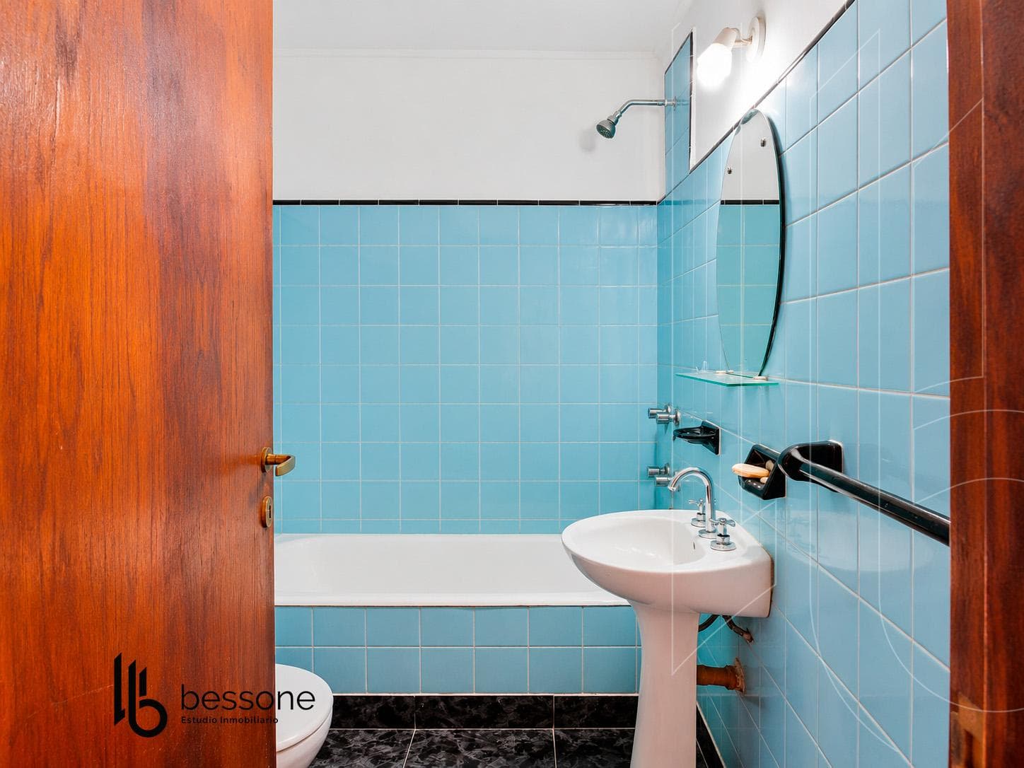 Very bright 2-room apartment in the CENTRO area