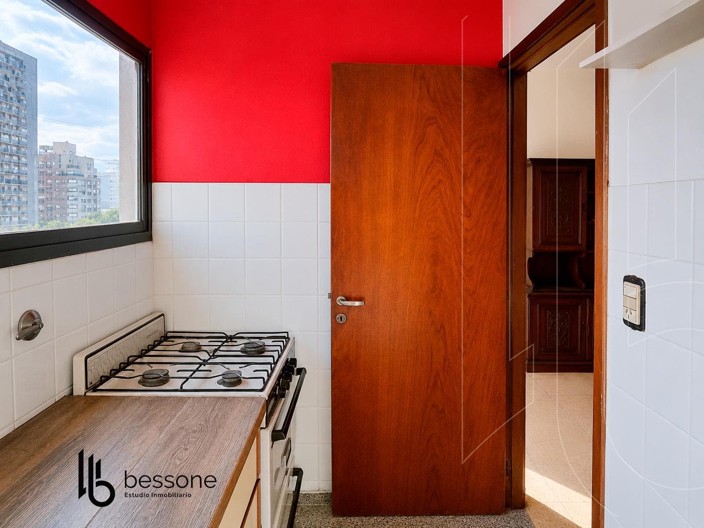 Very bright 2-room apartment in the CENTRO area