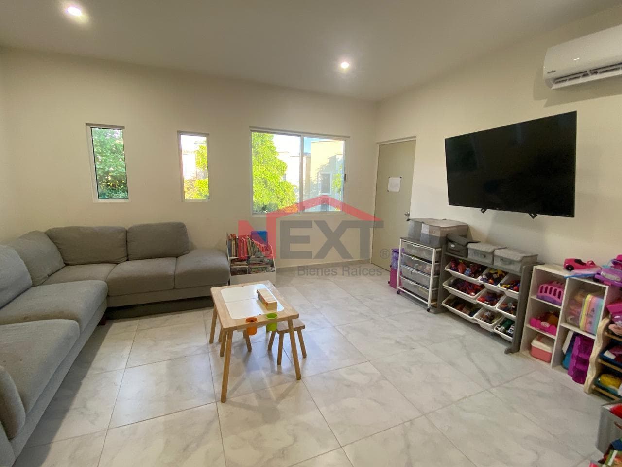 HOUSE FOR SALE IN THE FIRENZE RESIDENTIAL AREA