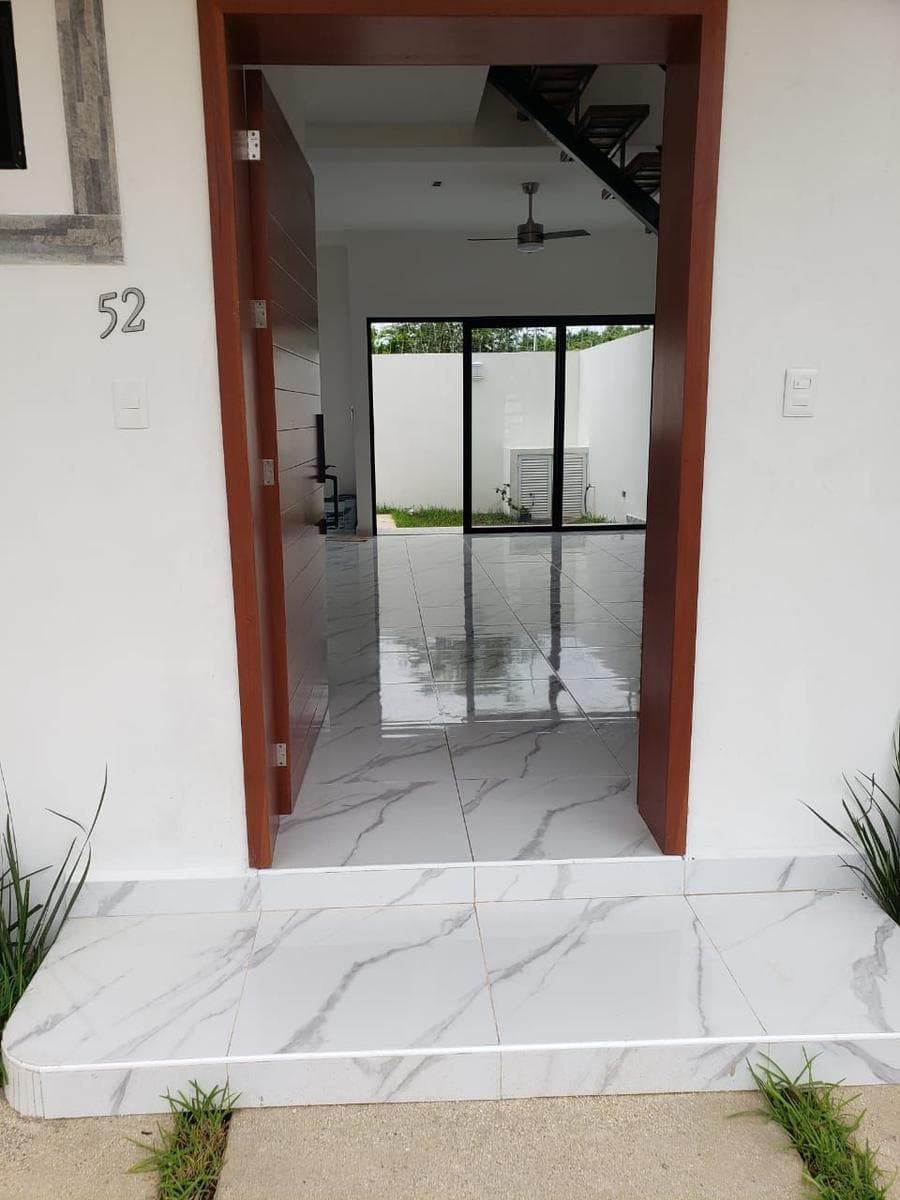 HOUSE FOR SALE IN THE ARBOLADA NEIGHBORHOOD