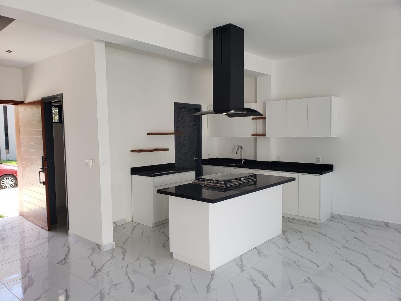 HOUSE FOR SALE IN THE ARBOLADA NEIGHBORHOOD
