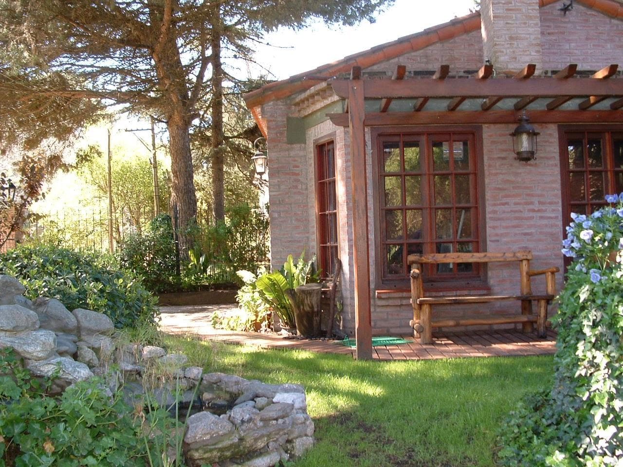 Impeccable 4-room villa with a spacious garden. Anfiteatro del Pinar neighborhood. Natural gas