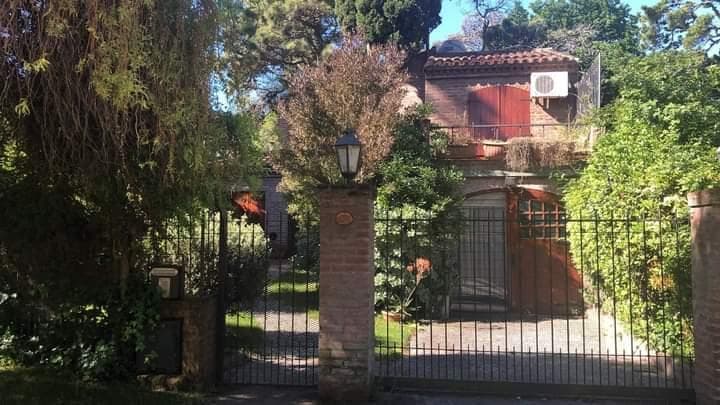 Impeccable 4-room villa with a spacious garden. Anfiteatro del Pinar neighborhood. Natural gas