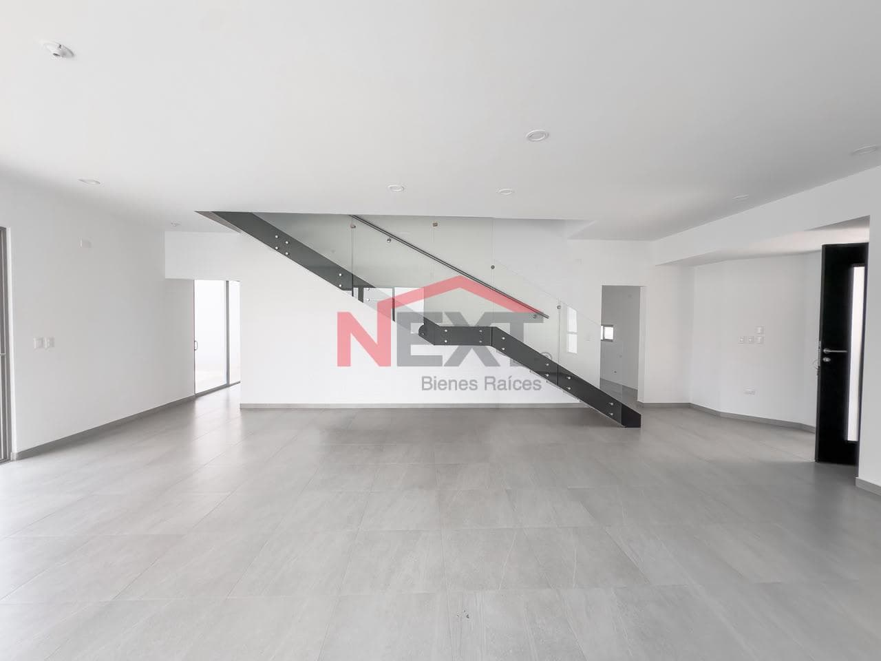 HOUSE FOR SALE IN LA MIRADA RESIDENCIAL
