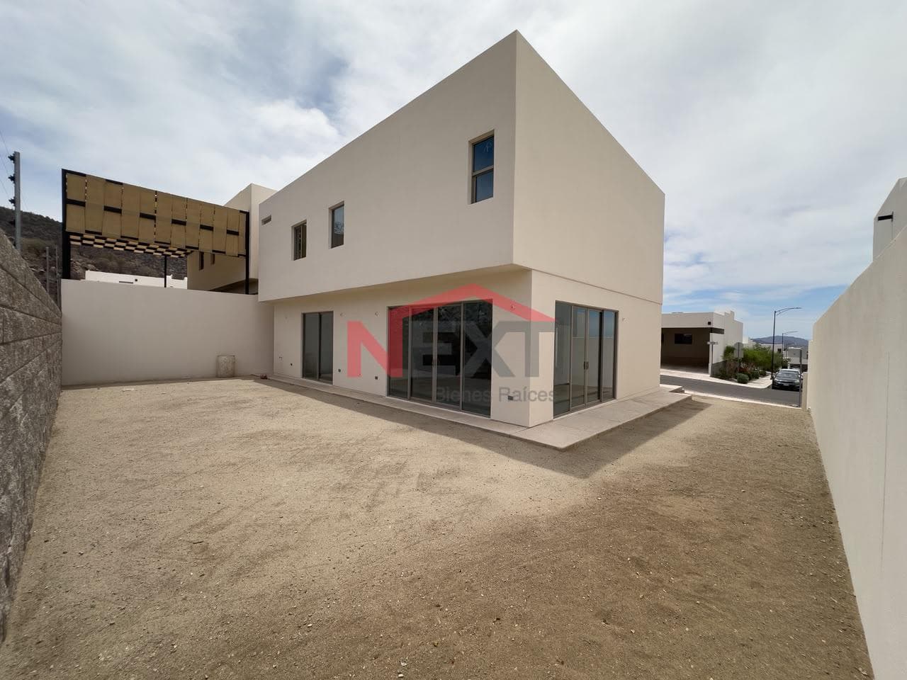 HOUSE FOR SALE IN LA MIRADA RESIDENCIAL