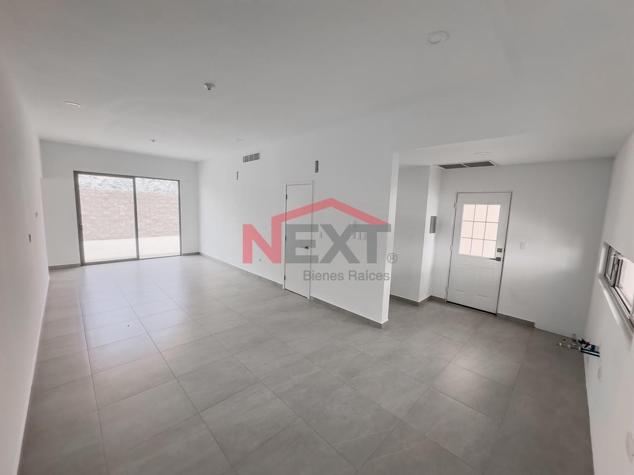 HOUSE FOR SALE IN LA MIRADA RESIDENCIAL