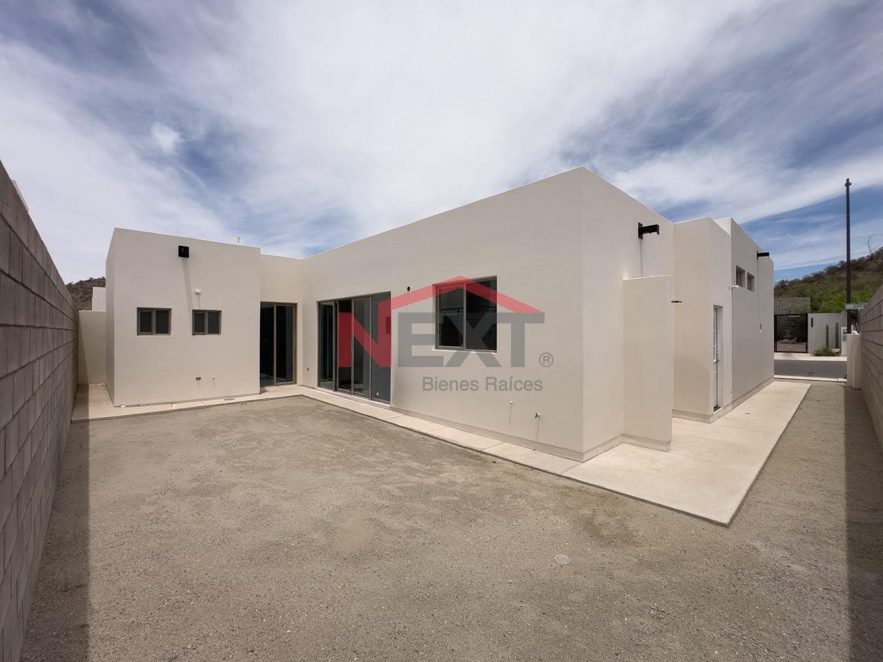 HOUSE FOR SALE IN LA MIRADA RESIDENCIAL
