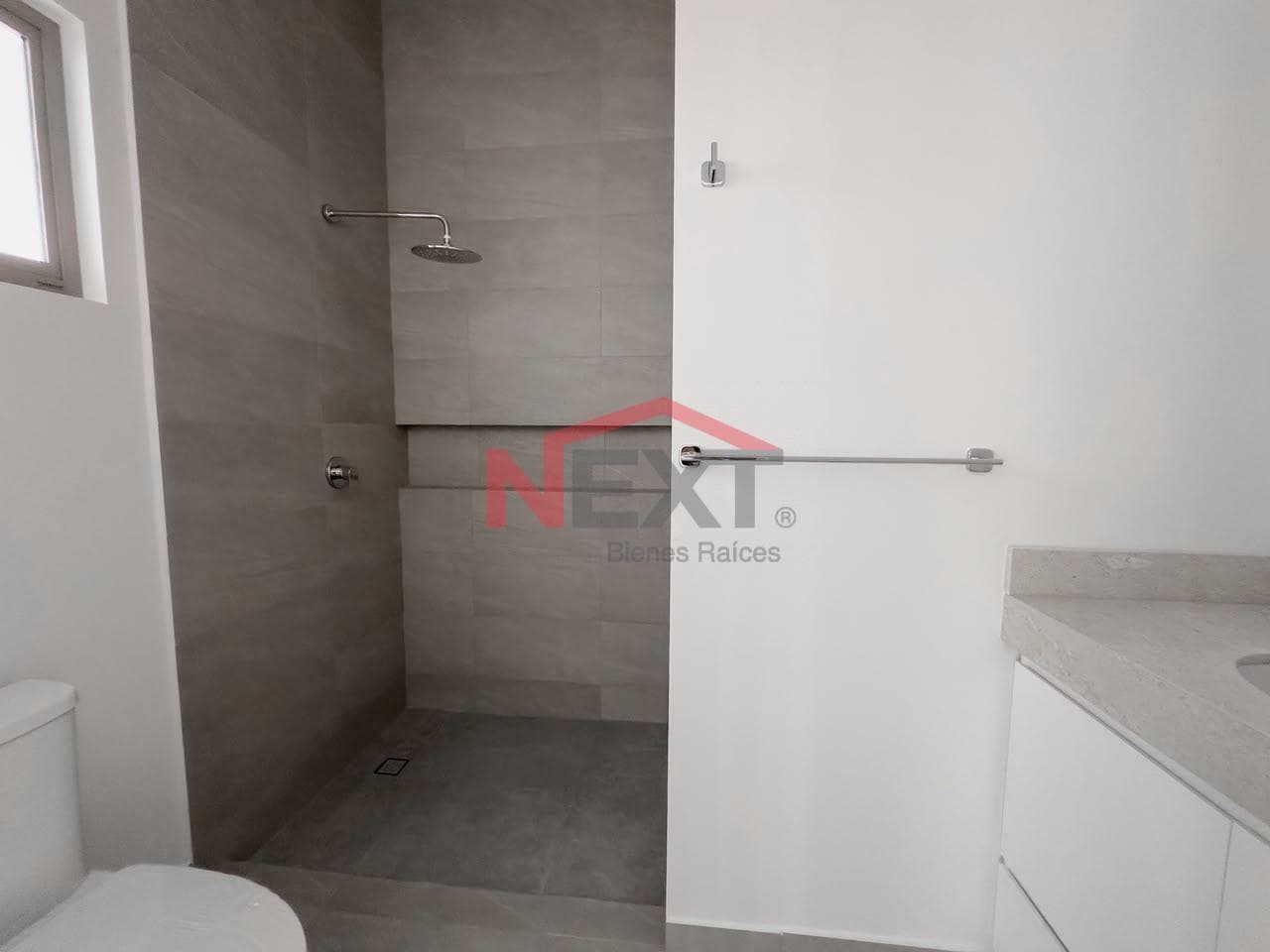 HOUSE FOR SALE IN LA MIRADA RESIDENCIAL