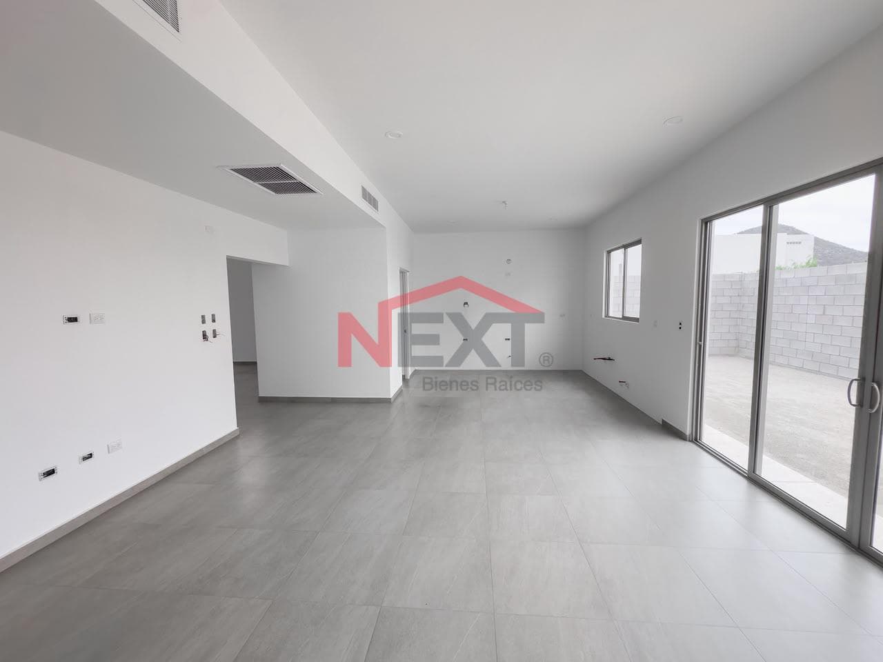 HOUSE FOR SALE IN LA MIRADA RESIDENCIAL