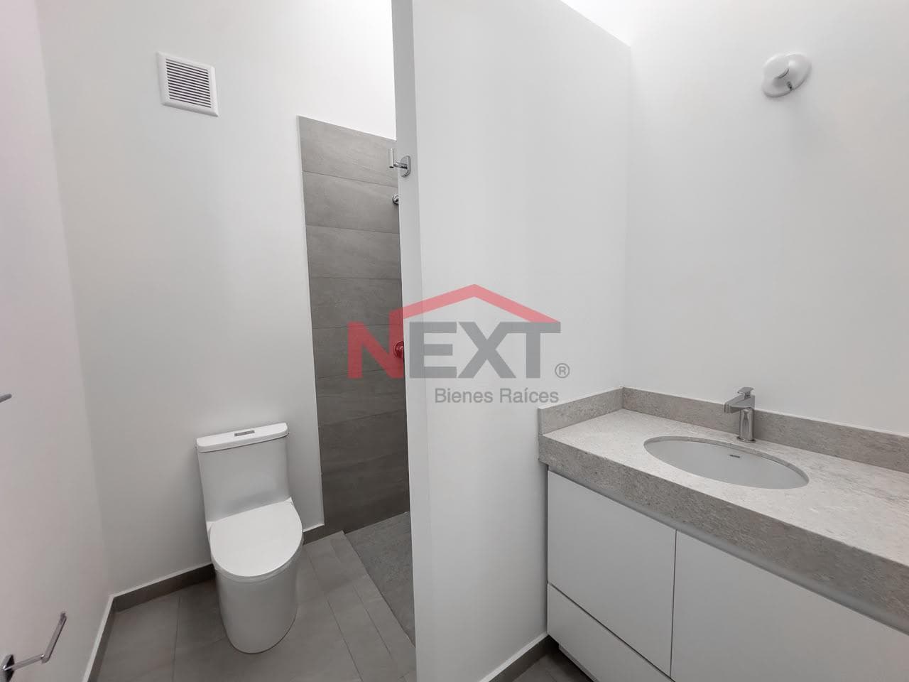 HOUSE FOR SALE IN LA MIRADA RESIDENCIAL