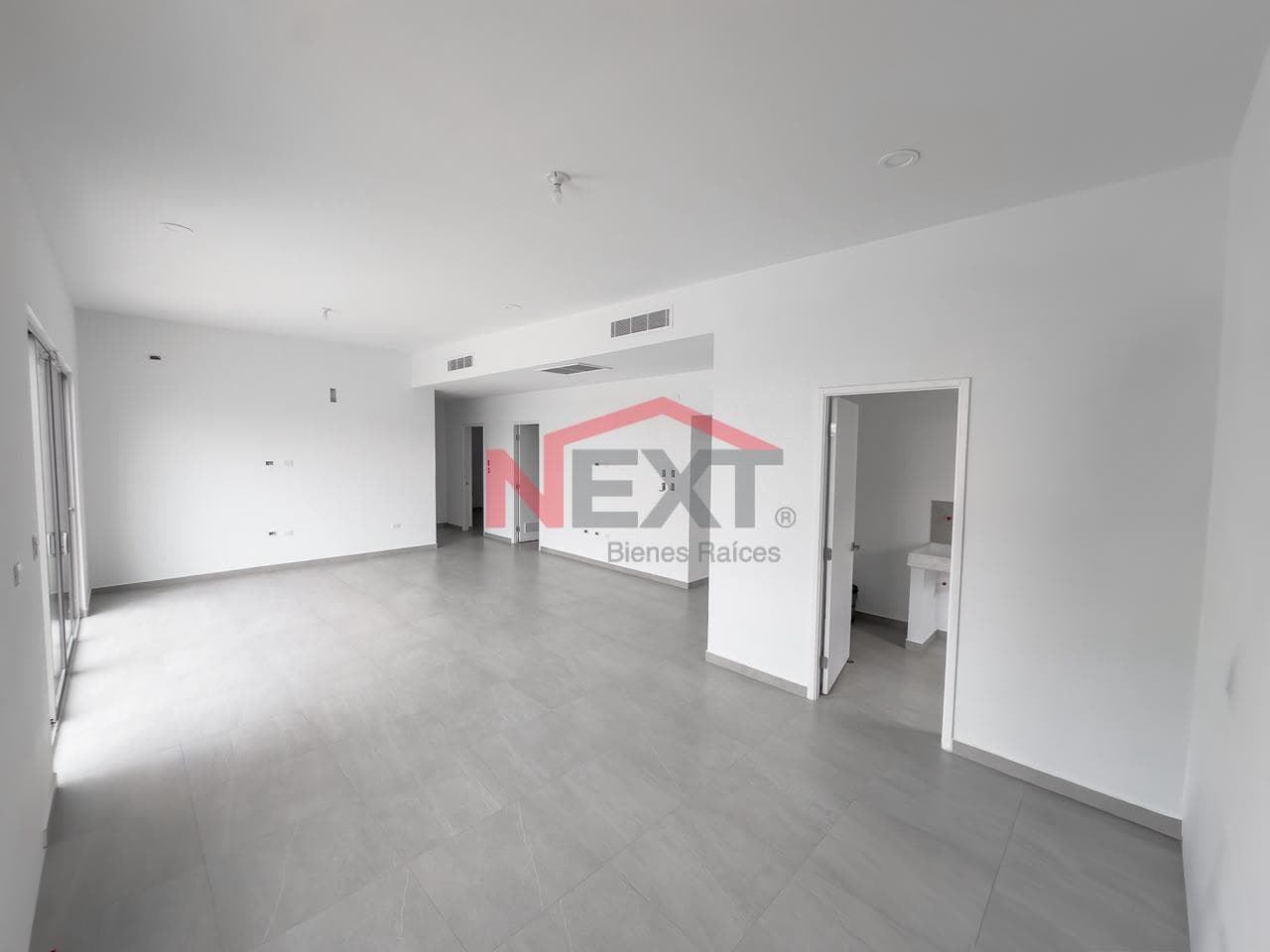 HOUSE FOR SALE IN LA MIRADA RESIDENCIAL