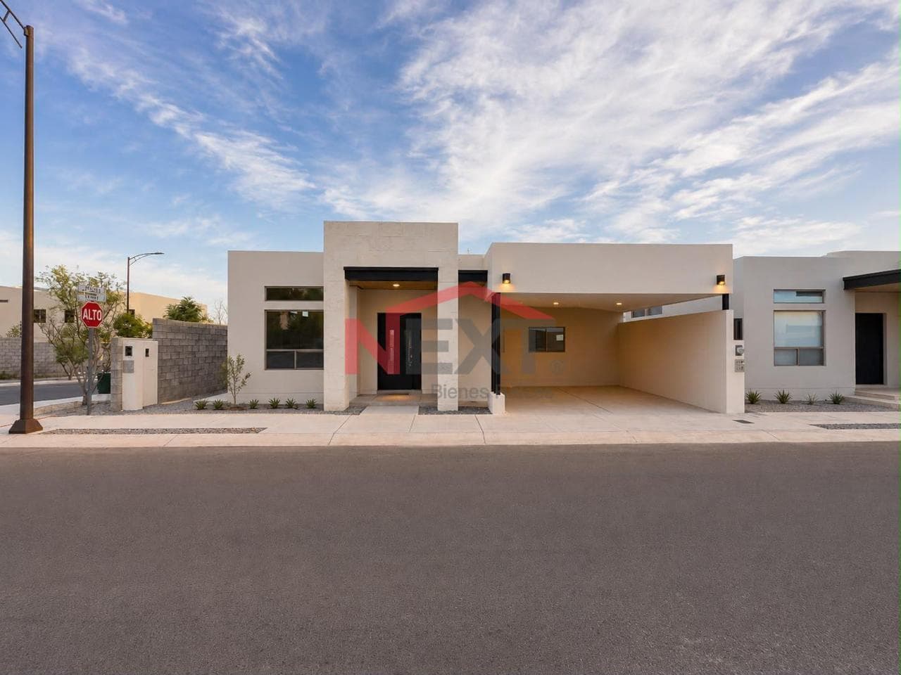 HOUSE FOR SALE IN LA MIRADA RESIDENCIAL