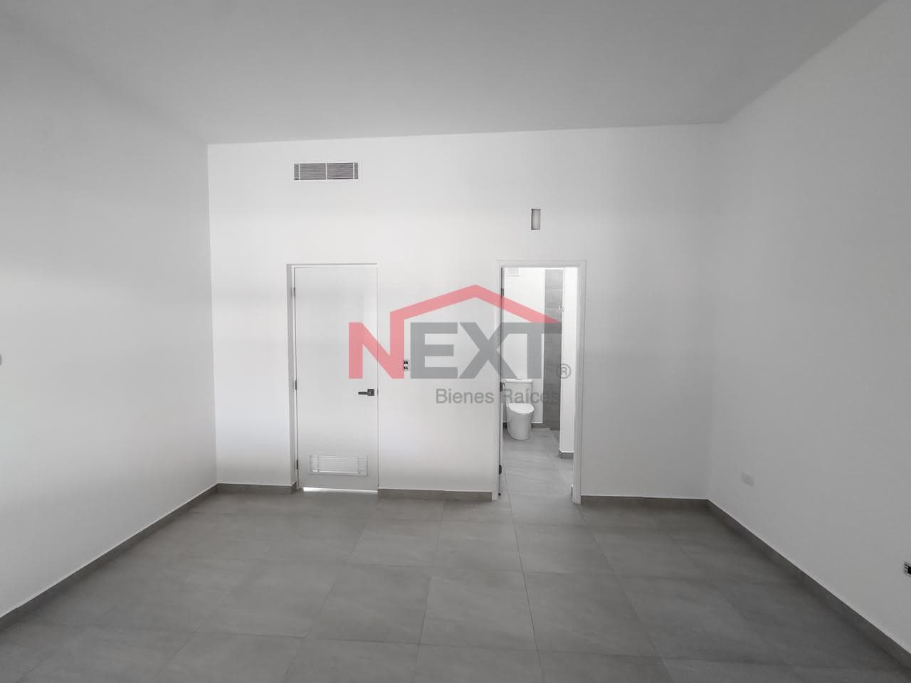 HOUSE FOR SALE IN LA MIRADA RESIDENCIAL