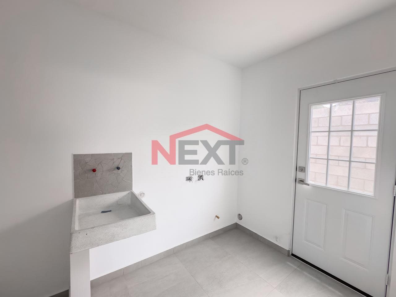 HOUSE FOR SALE IN LA MIRADA RESIDENCIAL