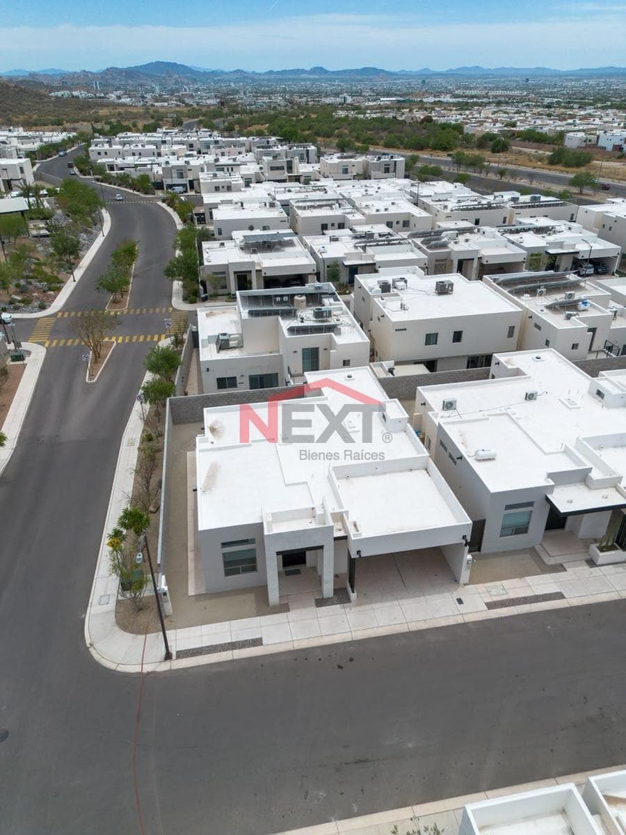 HOUSE FOR SALE IN LA MIRADA RESIDENCIAL