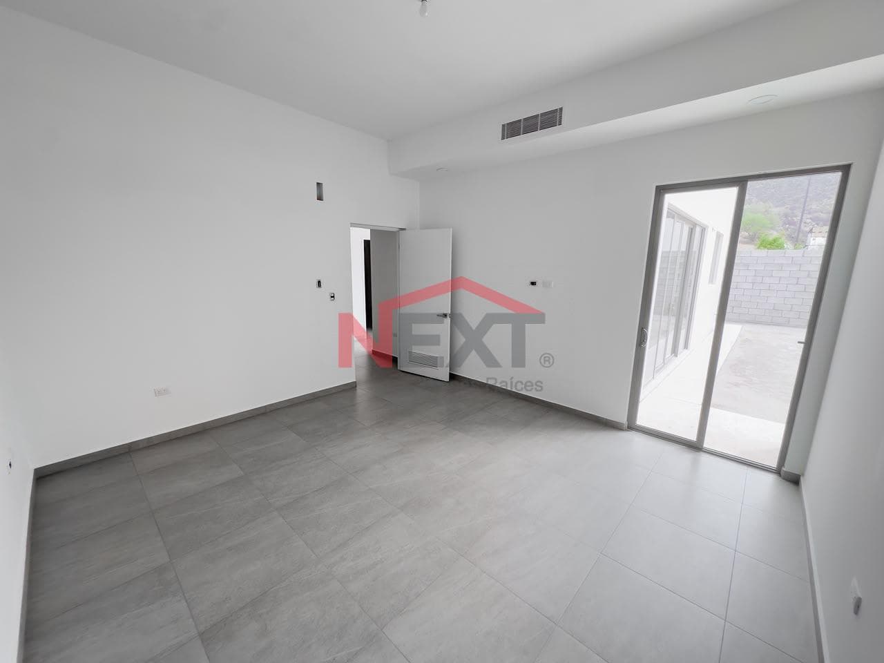 HOUSE FOR SALE IN LA MIRADA RESIDENCIAL