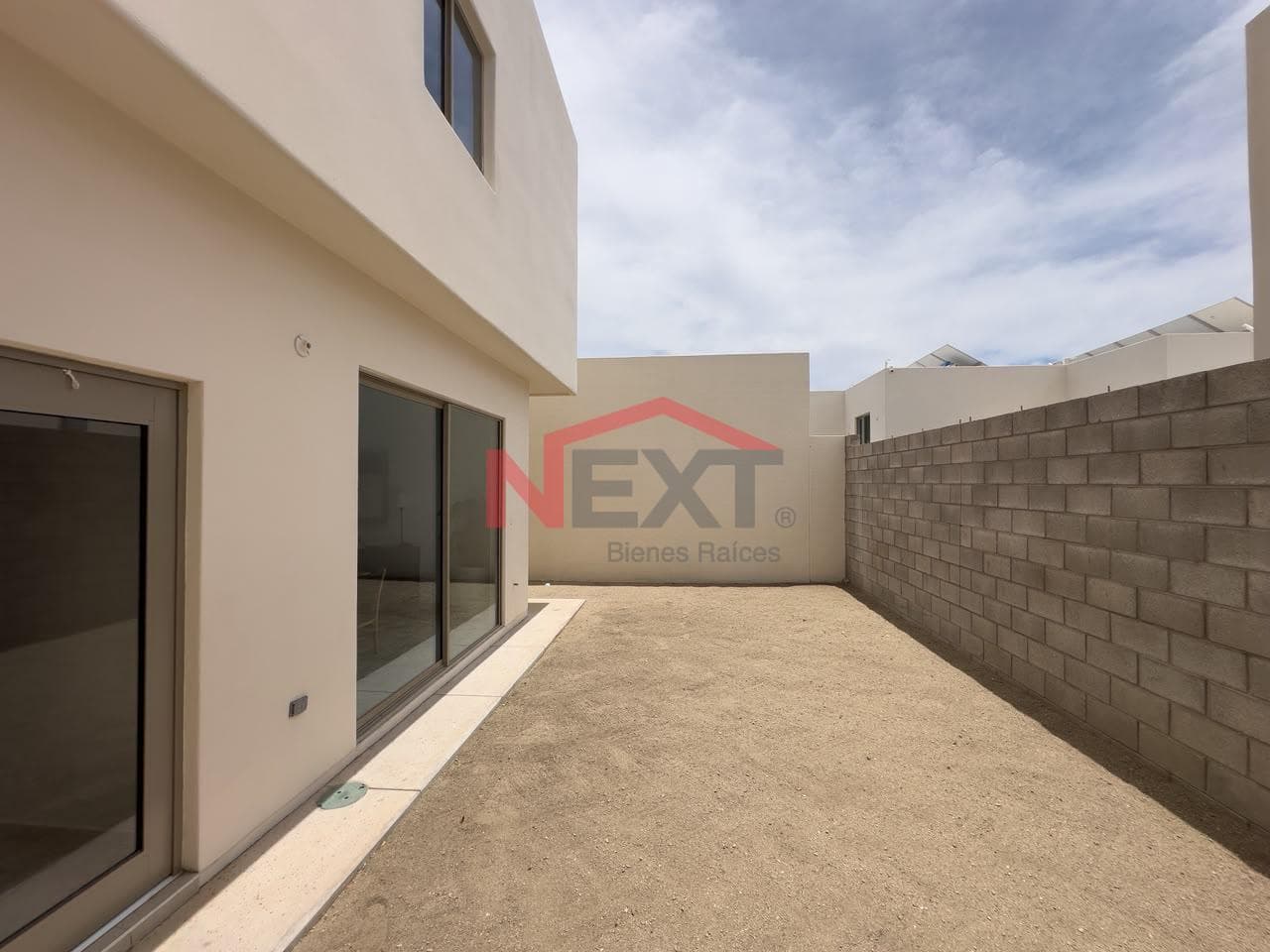 HOUSE FOR SALE IN LA MIRADA RESIDENCIAL