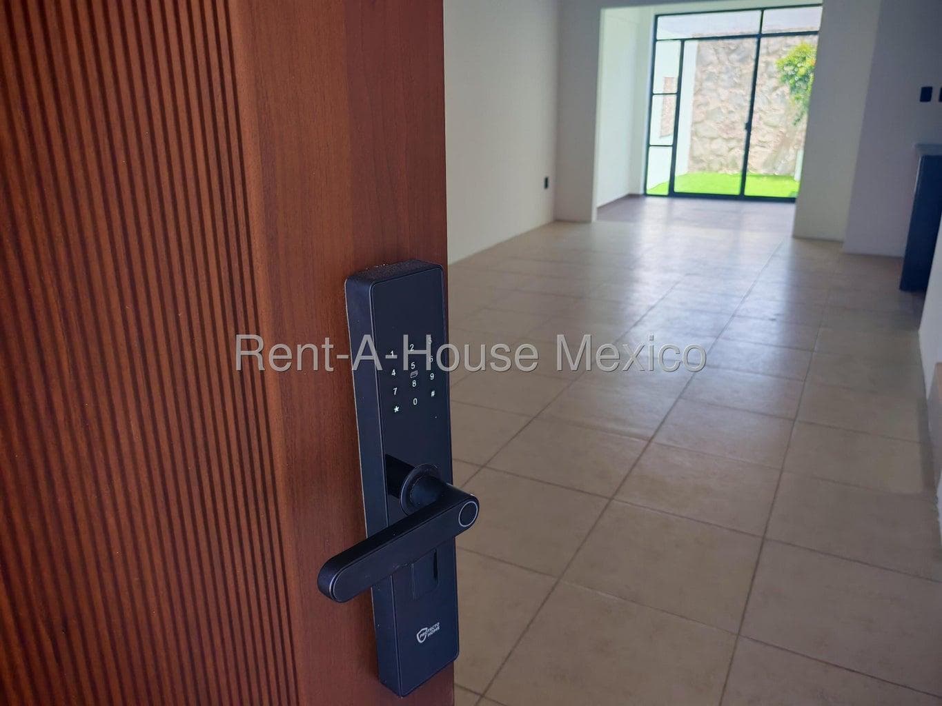 House for Sale in Zibata, Near HEB and Jamadi Park