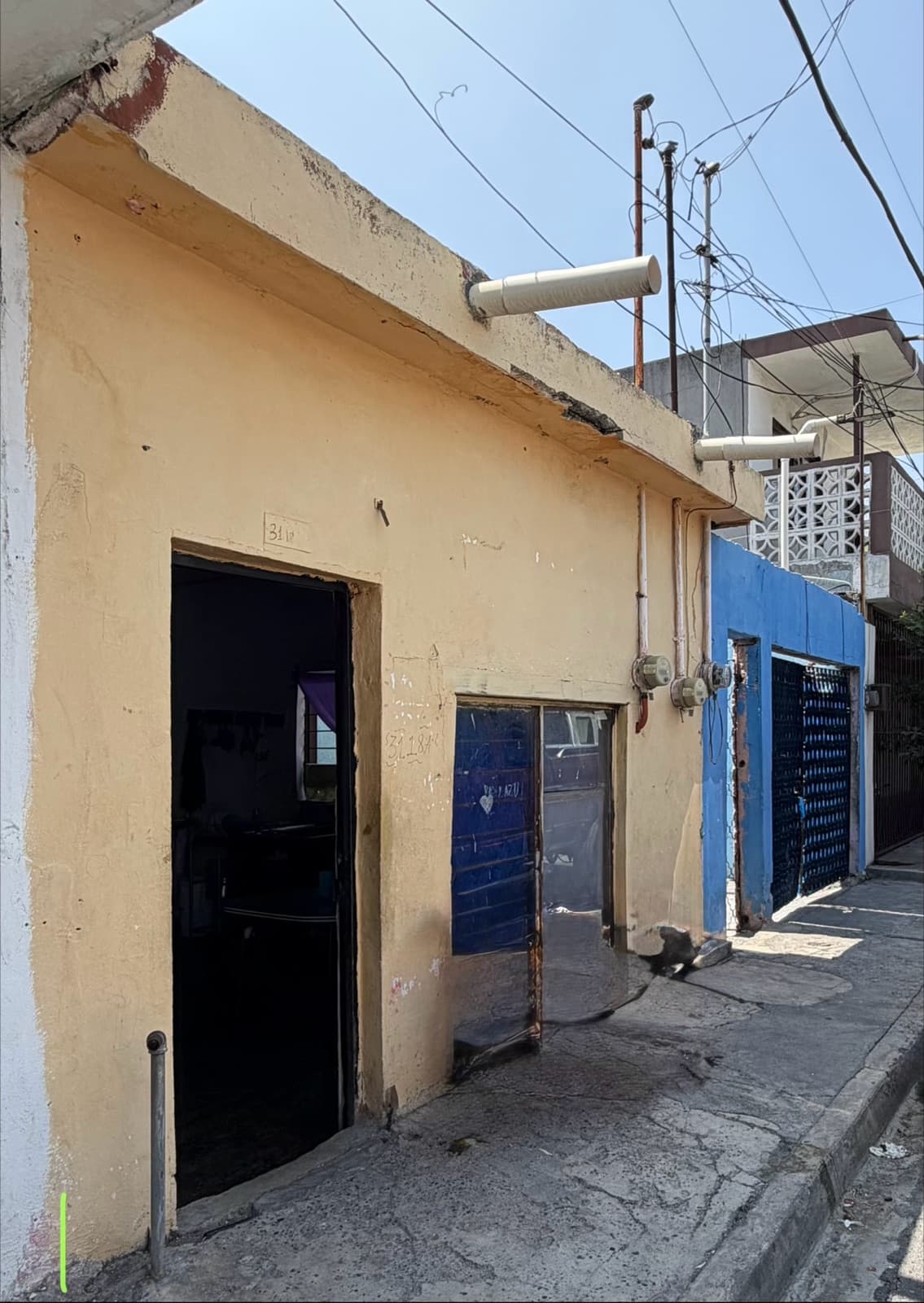 House to renovate in the Moderna neighborhood