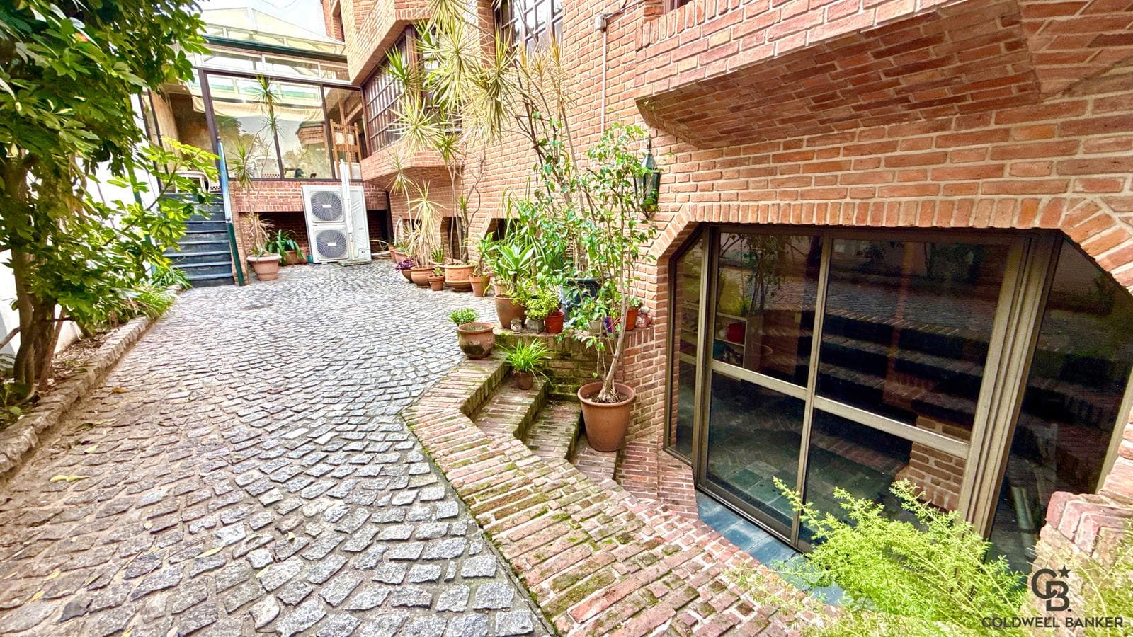 English-Style House for Sale in Belgrano.R