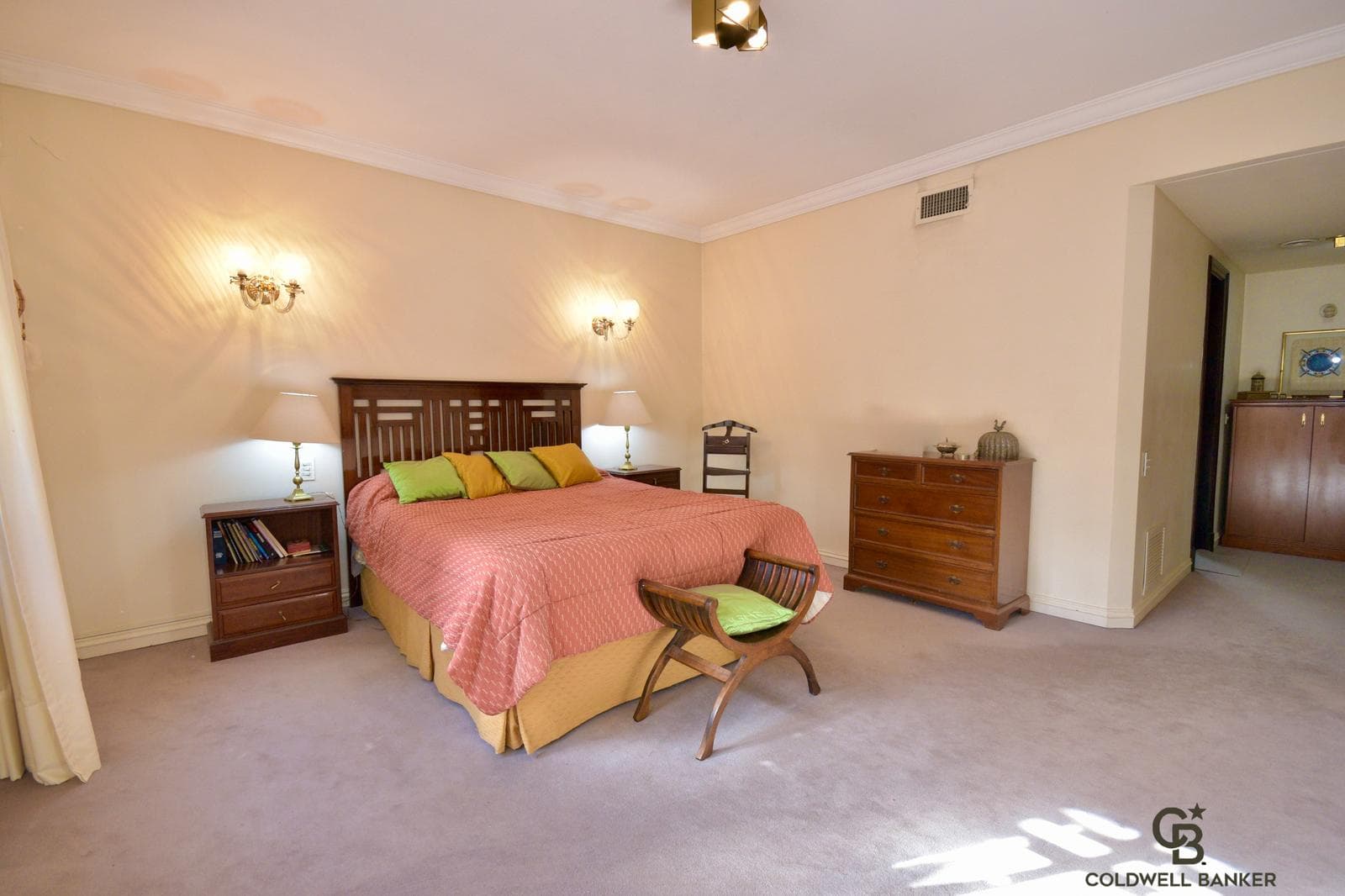 English-Style House for Sale in Belgrano.R