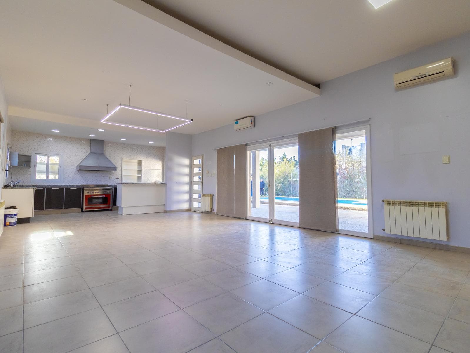 3-Bedroom House for Sale with Pool - Comahue Golf Club Neighborhood - Neuquén City