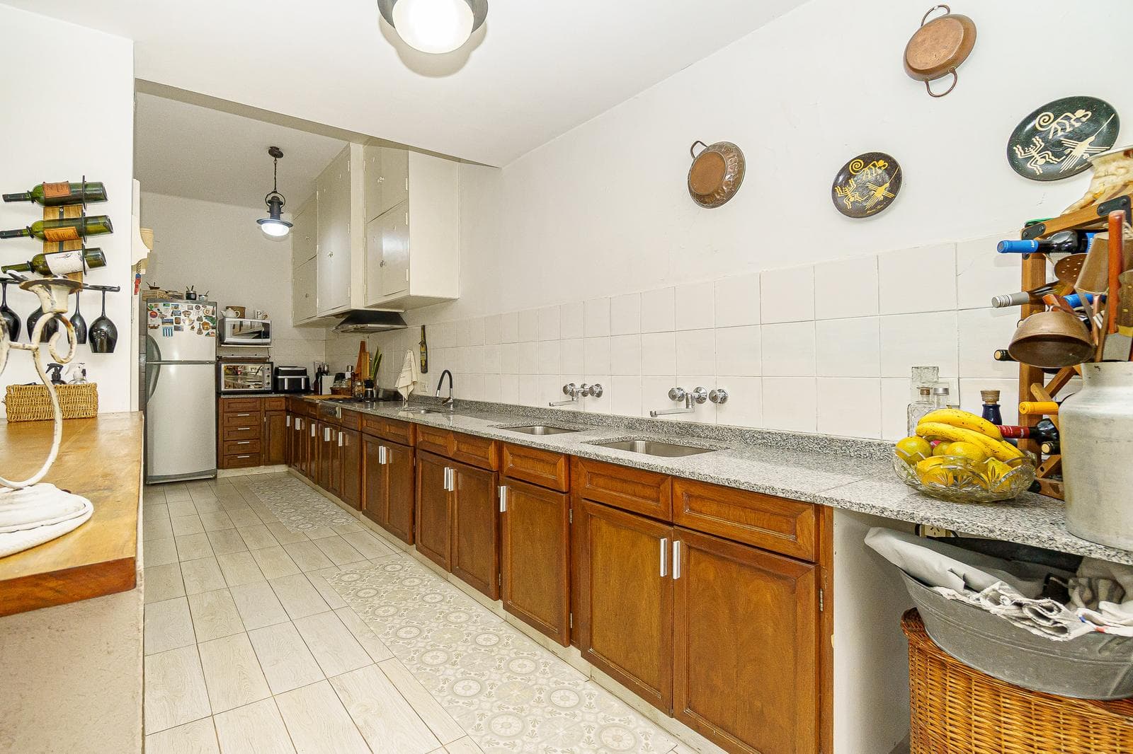 Venta Casa con 5 ambientes, Parque, Piscina 2 plantas , con dependencia y cocheras. Zona Holtërs.