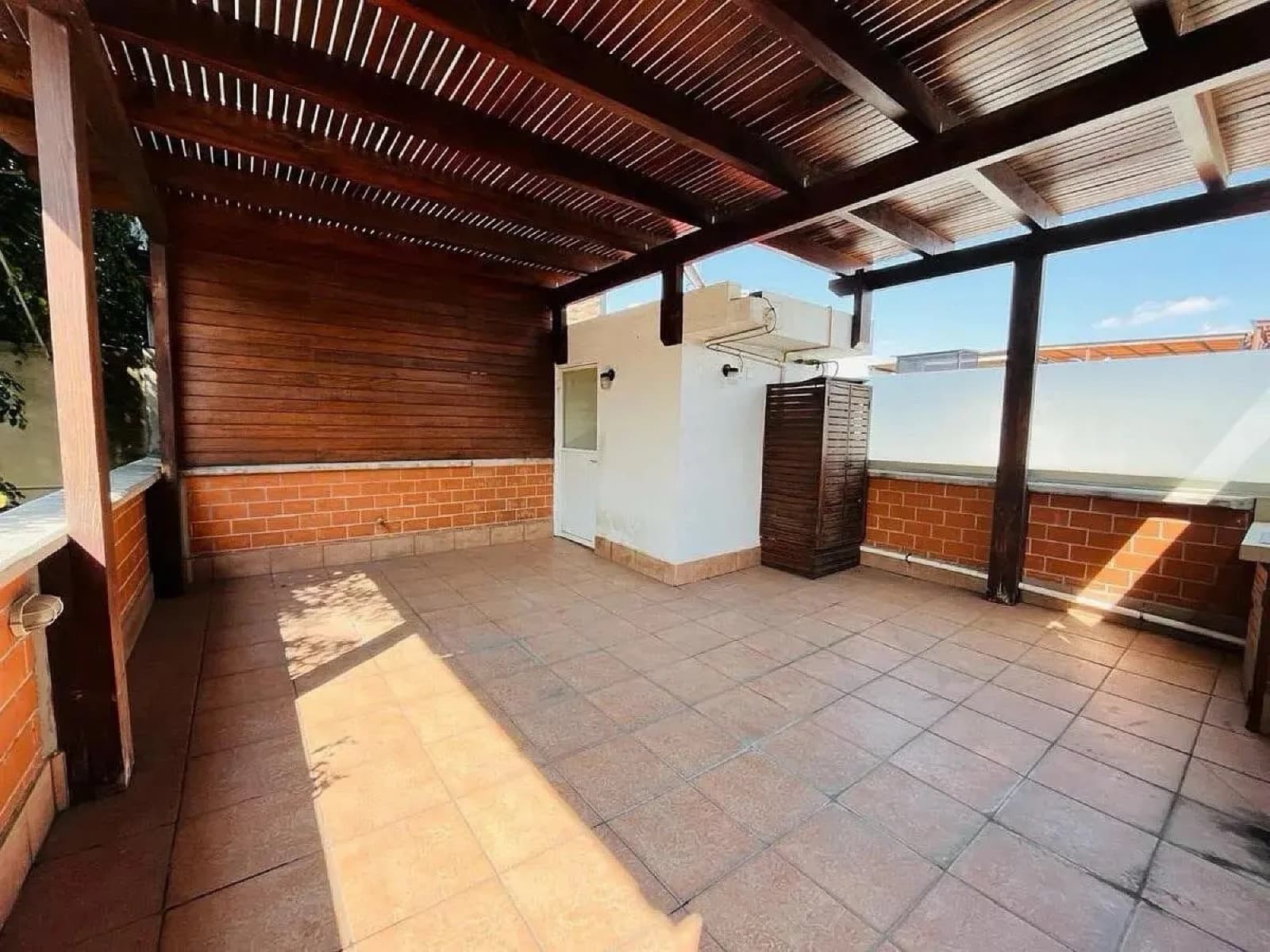 House for sale in Col. Narvarte: 3 bedrooms, balcony, private rooftop, 2 parking spaces, 24-hour security