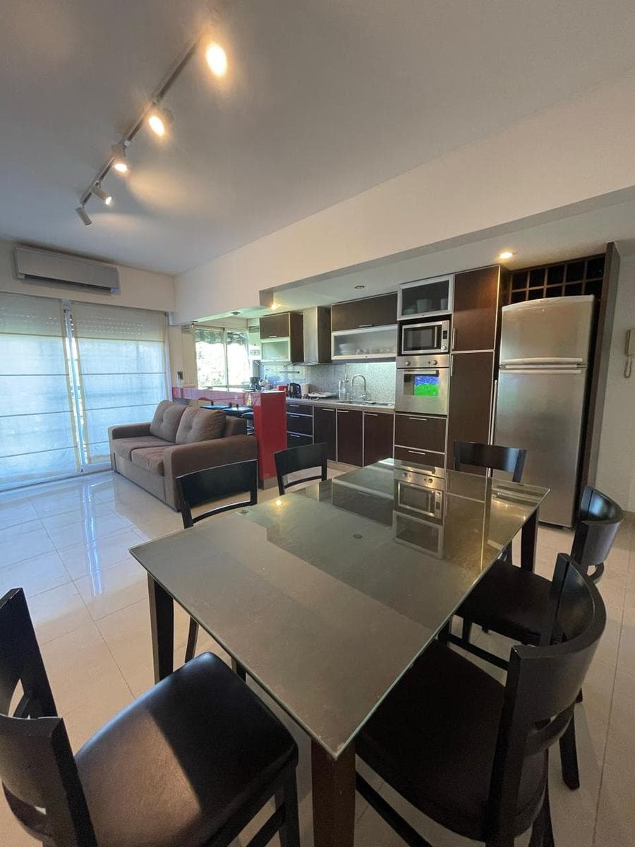 3-room apartment for sale with a balcony, in excellent condition, at Balcón Rodríguez Peña 1051