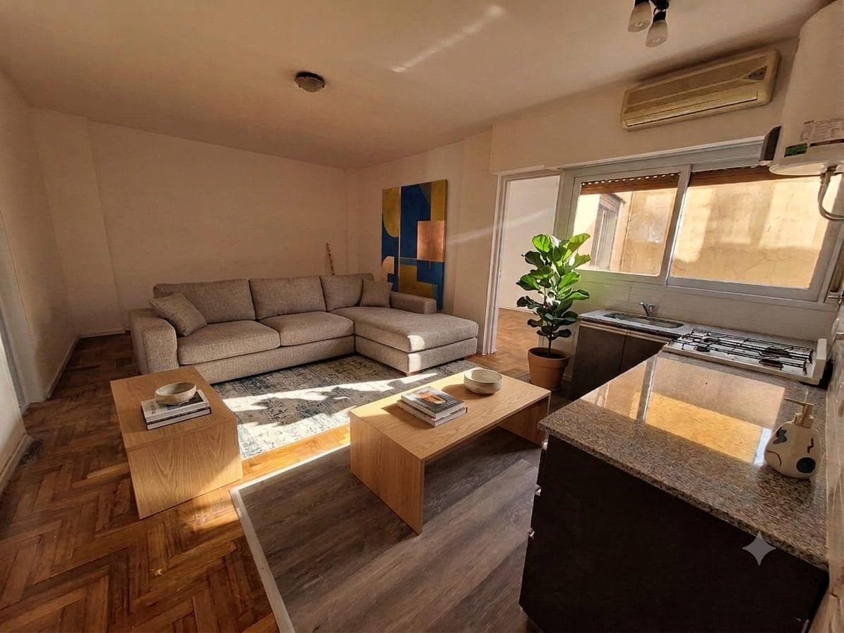 Three Rooms Refurbished to Look Like New in El Botanico