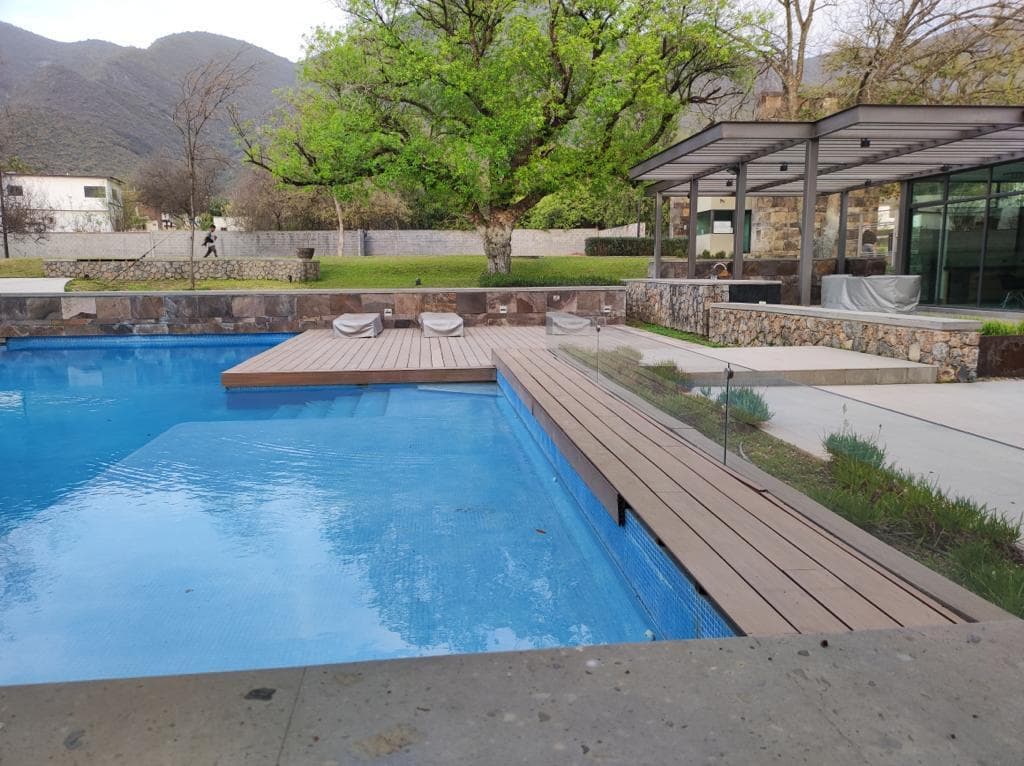 FOR SALE: House in the SIENNA RESIDENCIAL Subdivision on the MONTERREY National Highway | 4 Bedrooms