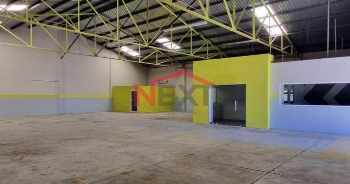 WAREHOUSE FOR RENT IN THE CAFE COMBATE NEIGHBORHOOD