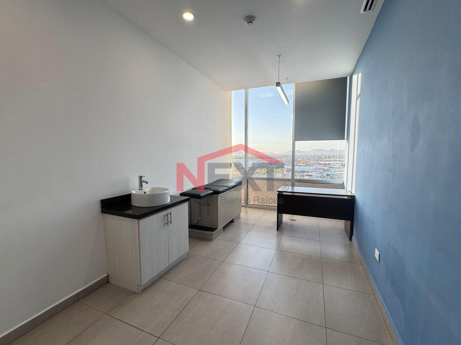 OFFICE FOR RENT IN COLOSSUS