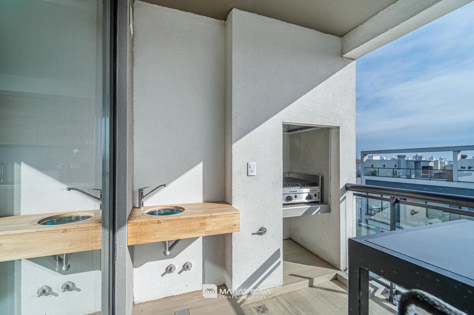 For Sale - Apartment - 3 Rooms - Terrace, Garage, and Storage Room - Chauvín - Category