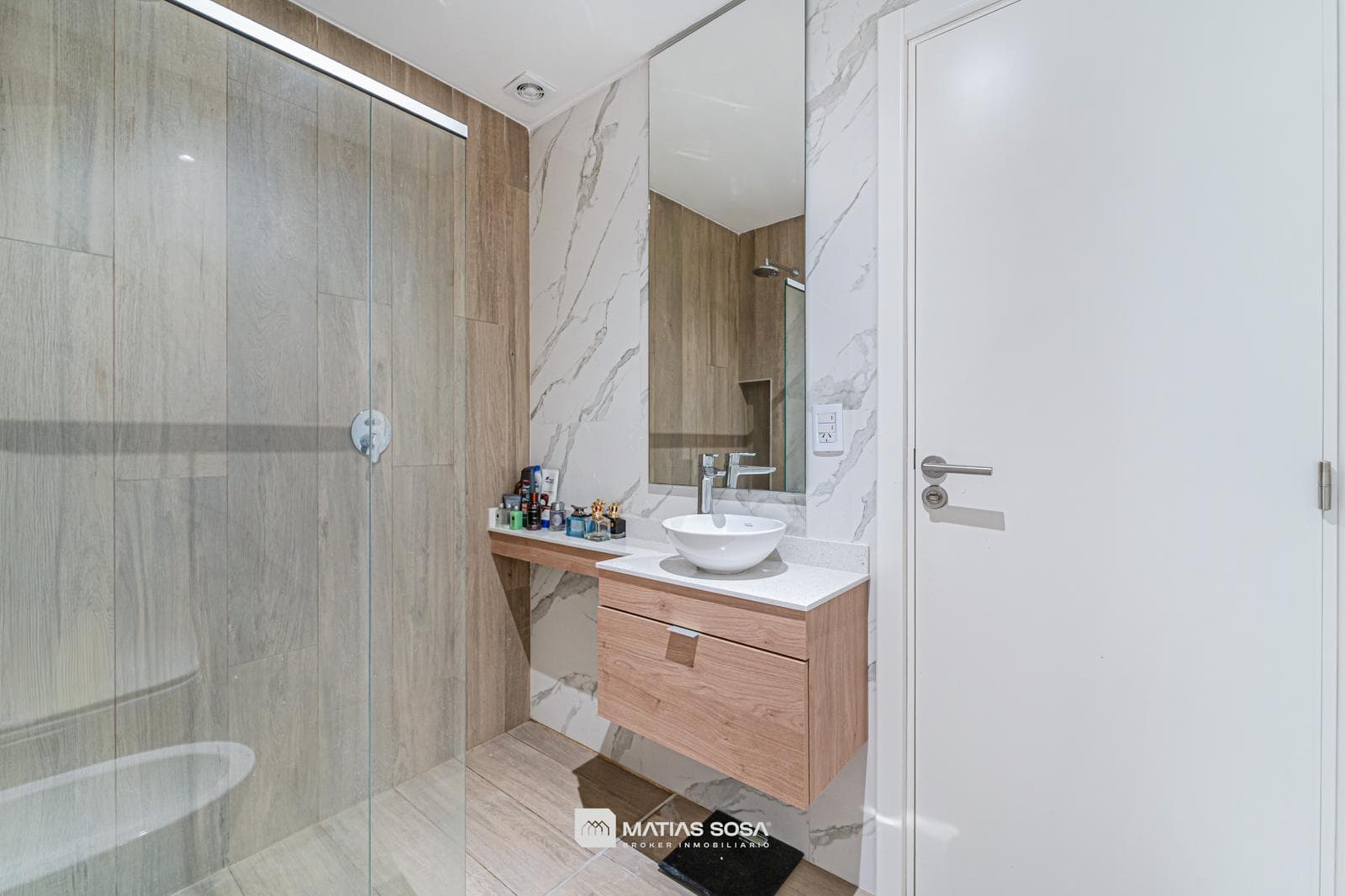 For Sale - Apartment - 3 Rooms - Terrace, Garage, and Storage Room - Chauvín - Category