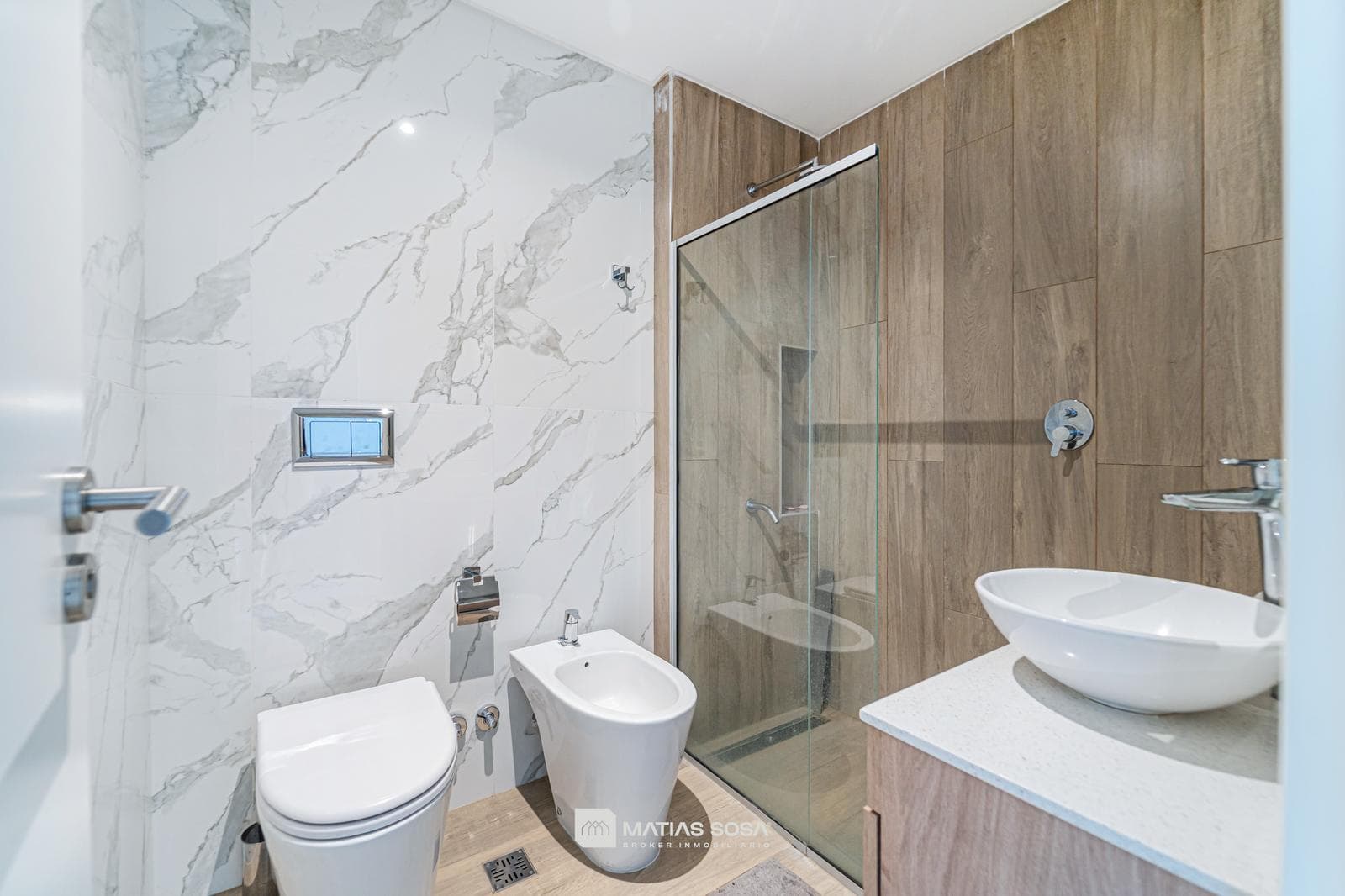 For Sale - Apartment - 3 Rooms - Terrace, Garage, and Storage Room - Chauvín - Category
