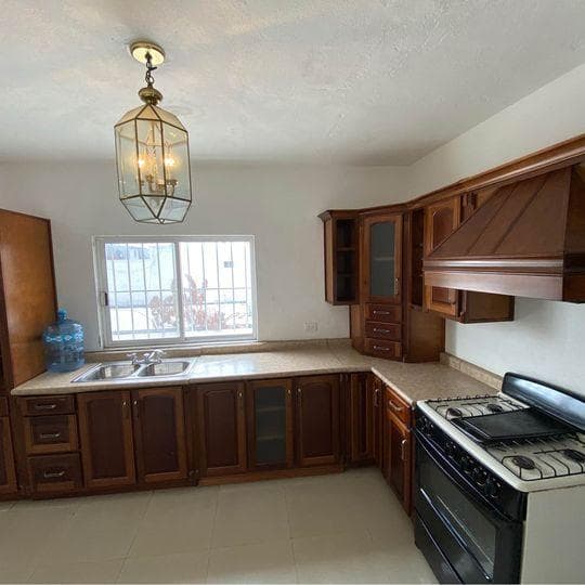 FOR SALE: 260 m2 House with TWO Separate Apartments – VALLE DEL MIRADOR Neighborhood in Monterrey