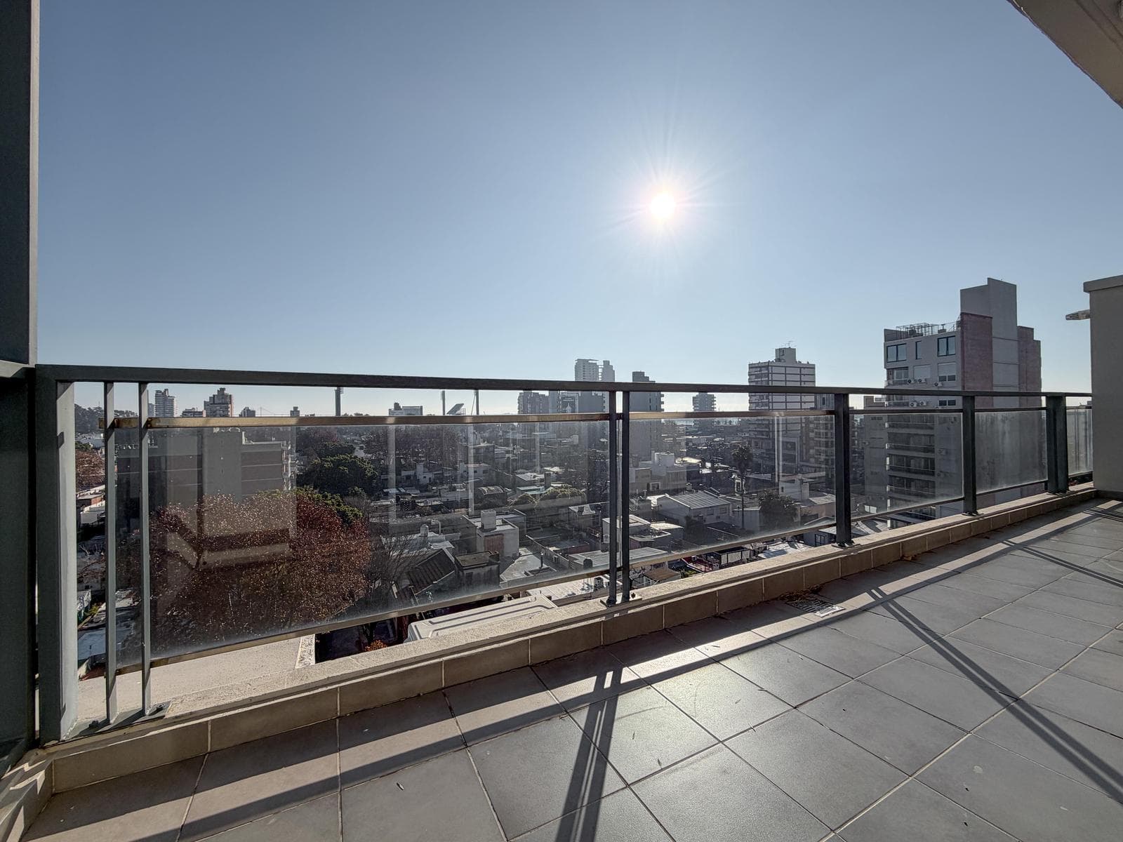 Spacious 1-bedroom apartment with a north-facing balcony/terrace