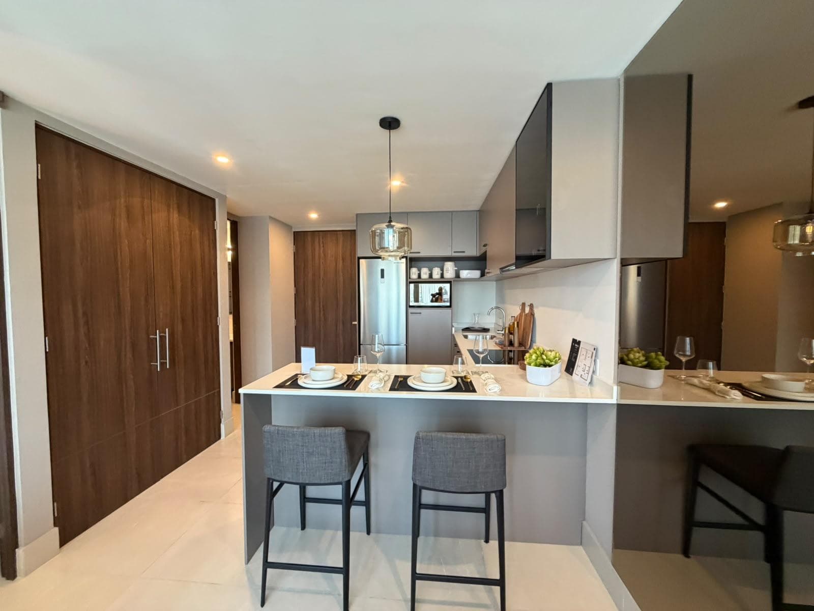 Apartment for Sale on Gonzalitos and Morones Prieto