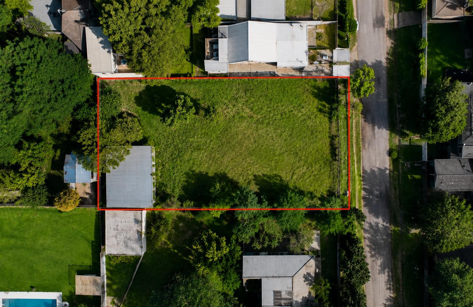 LAND FOR SALE IN THE LOS PIONEROS NEIGHBORHOOD, CAMPANA