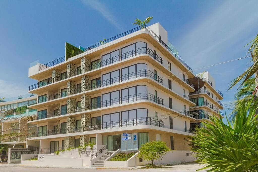 FURNISHED APARTMENT JUST STEPS FROM THE BEACH