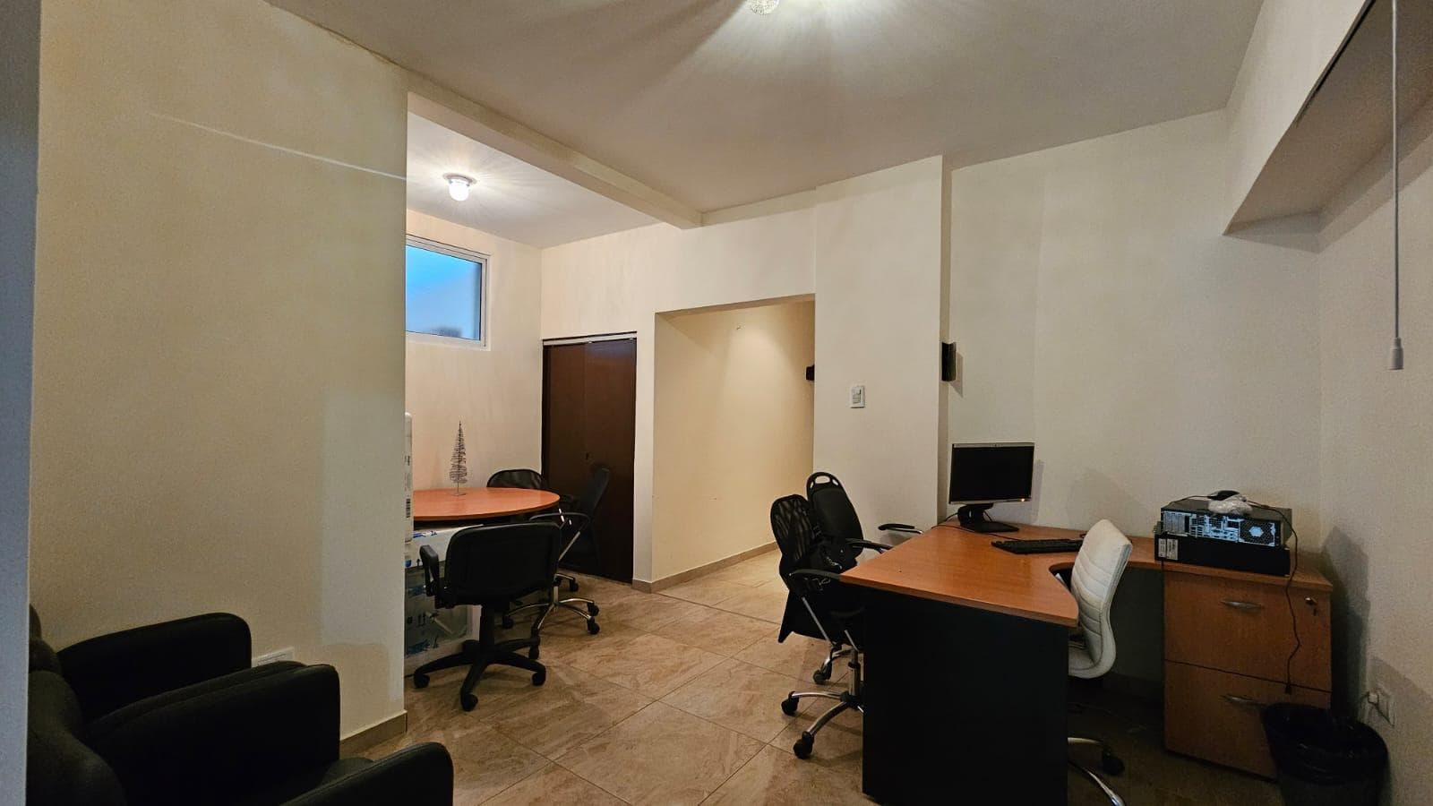 For Sale: 3-room apartment with garden, suitable for professionals