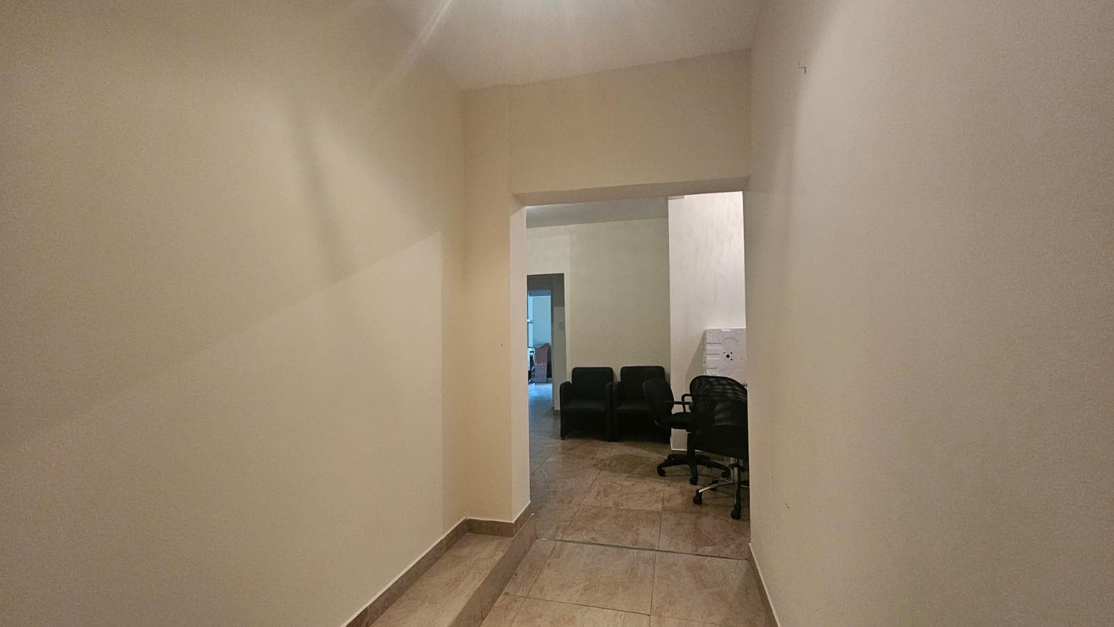 For Sale: 3-room apartment with garden, suitable for professionals