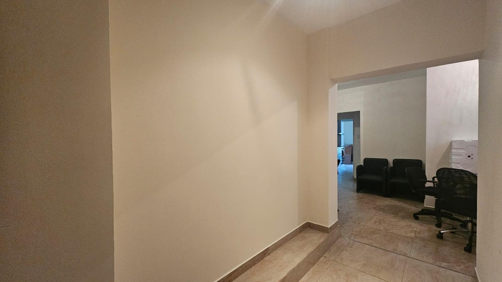 For Sale: 3-room apartment with garden, suitable for professionals