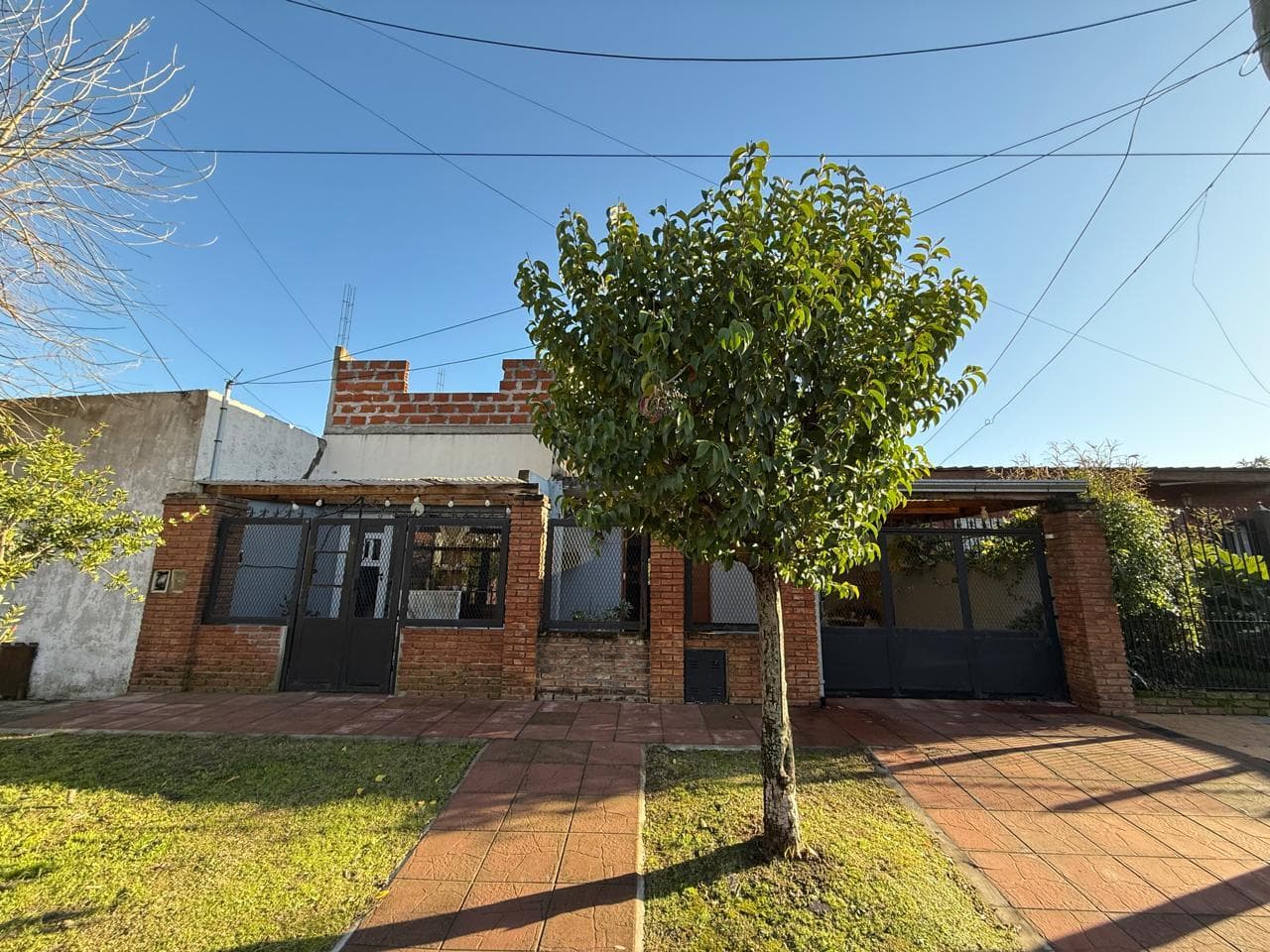 House in Quilmes Oeste