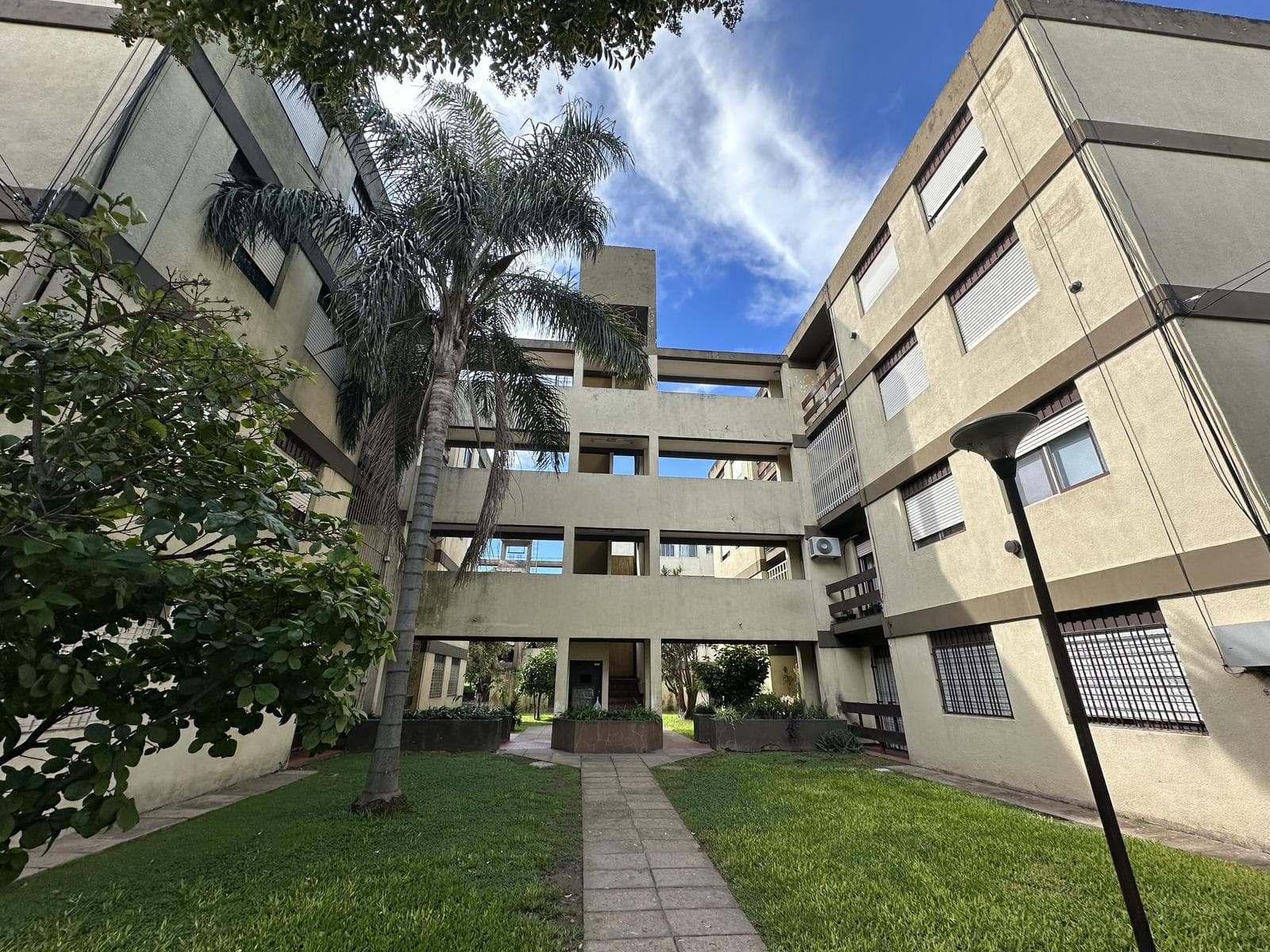3-room apartment for sale, ground floor, with laundry room. Petroleros Complex, Campana