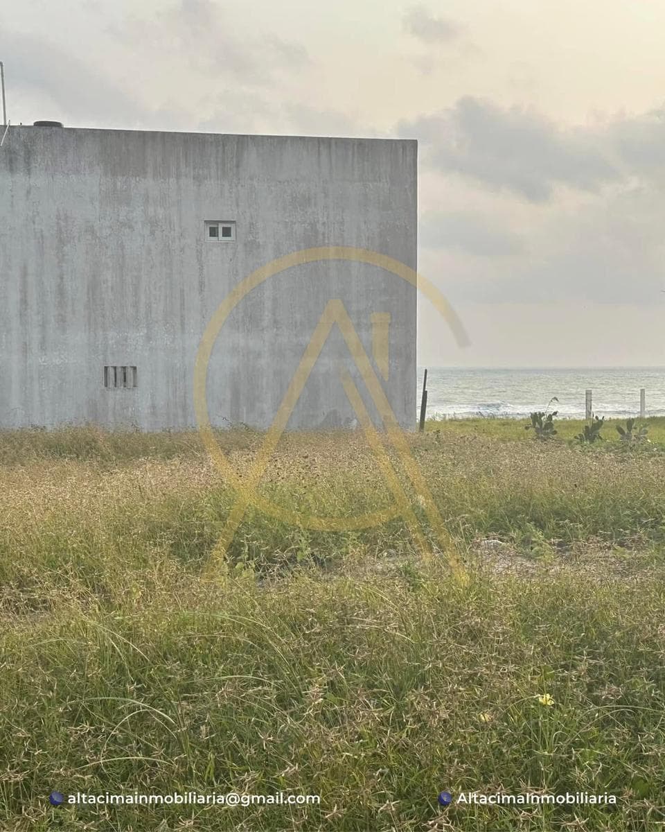 Lot in the Fundadores Subdivision