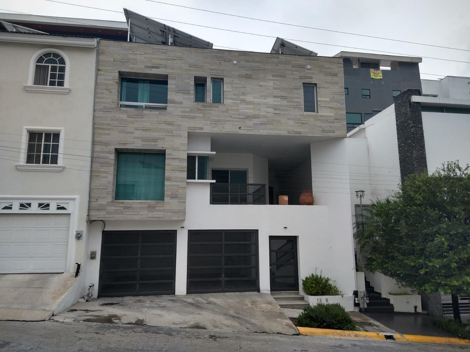 HOUSE FOR SALE IN COLINAS DE SAN JERONIMO