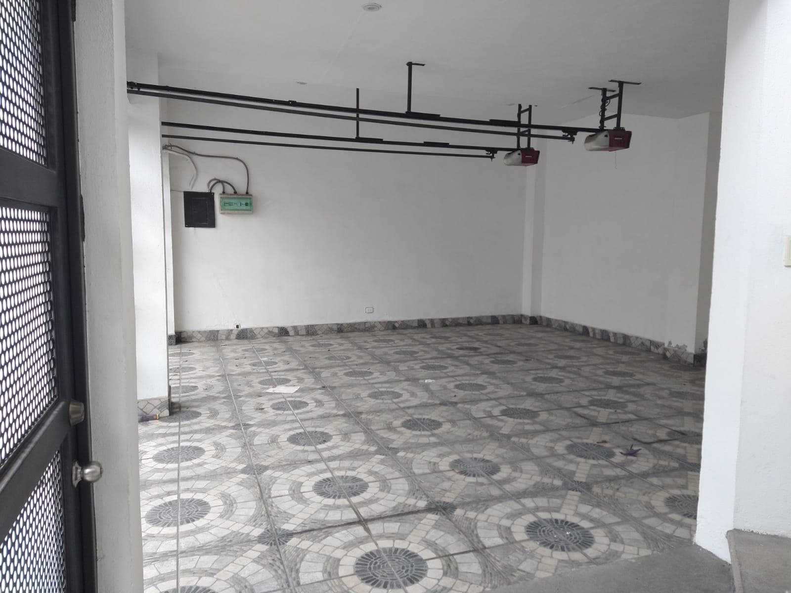HOUSE FOR SALE IN COLINAS DE SAN JERONIMO