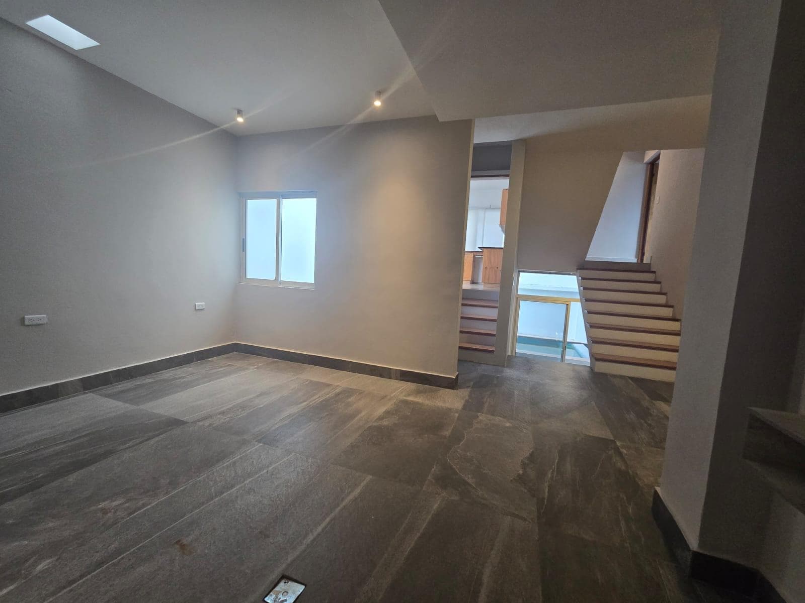 HOUSE FOR SALE IN COLINAS DE SAN JERONIMO